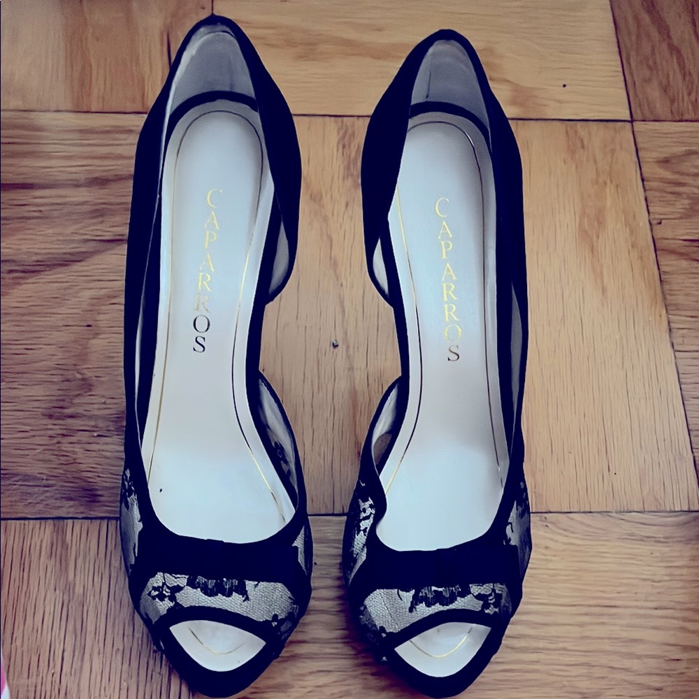 Caparros Black and Gold Women's Shoes,EUC